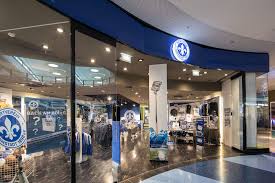 Dabei soll besonders der übergang der spieler in den profikader erleichtert werden. Fanshop Sv Darmstadt 98 Loop5