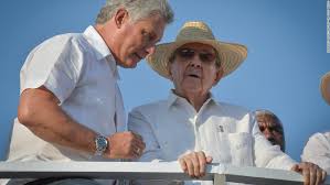 Hay un grupo de personas <…> contratadas por el gobierno de. Cuban President Miguel Diaz Canel Now Leads Cuba S Communist Party Cnn