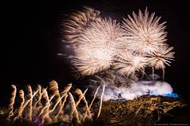 Hogmanay is an important part of the scottish calendar, as well as celebrating burns supper, so let's explore some traditional hogmanay customs. What To Pack And Wear For Hogmanay 2020 In Edinburgh Finding The Universe