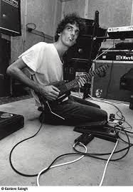 Апартаменты spinetta malaspina расположены в вероне, в 1,5 км от амфитеатра предложения в appartamento spinetta malaspina (апартаменты/квартира), верона (италия). Portfolio Spinetta Cronica E Iluminaciones Flaco Spinetta Luis Alberto Spinetta Rock Nacional Argentino