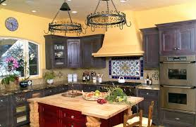 You can choose the dark red combining with yellow to create a very strong and attractive kitchen. 30 Bold And Neutral Colors That Go With Yellow
