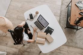 Cover letter yang baik menjelaskan alasan anda tertarik dengan pekerjaan tersebut dan memaparkan skill atau pun pengalaman kerja anda. Lokal Blog