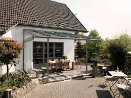 Mit Einer Terrassenuberdachung Oder Einem Glashaus Von Solarlux Geniessen Sie Den Garten Das Ganze Jahr Erleb Terrassendach Terrassen Dach Uberdachung Terrasse
