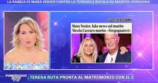 Nel 1995 ha pubblicato a tu per tu, nel 2017 amori della zia dove si racconta e narra non solo la sua carriera, ma anche la sua vita. Pomeriggio 5 Devi Farlo La Proposta Di Barbara D Urso A Mara Venier Dove Vuole Vederla Libero Quotidiano