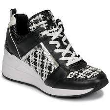Voorwaarde is dat alle bezoekers bij binnenkomst een negatief coronatestbewijs moeten tonen. Michael Michael Kors Georgie Trainer Zwart Wit Gratis Levering Spartoo Nl Schoenen Lage Sneakers Dames 146 25