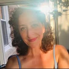 Amy Yee (@amyyeewrites)