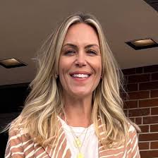 Jenny Bethel's Instagram, Twitter & Facebook