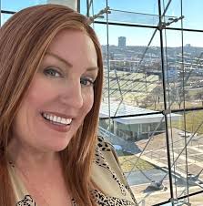 Laura Sharp (@notyourgmas_wig) • Instagram photos and videos