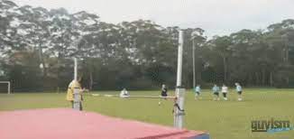 Estimation du changement de règle (9000 hab) estimation élaborée le 17 janvier 2020, la règle a subi plusieurs modifications depuis mais donne idée de l'impact du changement en attendant les publications des données sur les élections municipales, je vous propose de découvrir l'impact du changement des règles pour les élections municipales 2020. Gifs Les Dangers De L Athletisme Amateur Le Huffpost