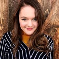 Alexis Pedersen's Instagram, Twitter & Facebook