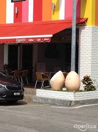 Outdoor is more suited for dinner with the lights, ambiance and the river cruise boats passing by frequently at night. Top 5 Cafes Of Melaka Openrice Malaysia