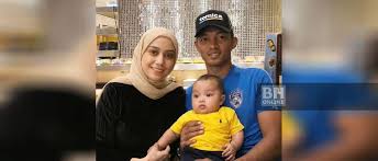 Biodata pelakon mia ahmad, isteri pemain bola sepak izham tarmizi. Mia Dapat Gayakan Baju Pengantin Selepas Dua Tahun