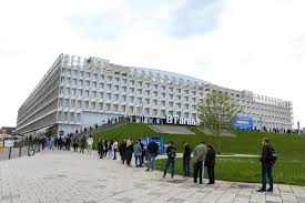 Pentru o perioadă timp de cinci ani, în urma unei sponsorizări de 600.000 de euro făcute de banca transilvania. Cate Persoane S Au Vaccinat La Maratonul De La Sala PolivalentÄ Din Cluj Napoca Stiri De Cluj