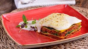 La caravana de canal cocina llega a aranda de duero para grabar el programa hoy cocina el alcalde Lasana De Espinacas Y Carne Con Tomate Sergio Fernandez Receta Canal Cocina Carne Con Tomate Lasana De Espinacas Receta De Lasana