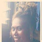 Dee Hertz's Instagram, Twitter & Facebook