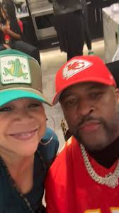 I picked the winning team. How bout chu? 😎Fun with Big Tank. @bigtankmusic  🙏🏽@elartista_