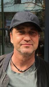 Honey, how will you feel if I come over to your house tonight and ask you  to be my wife? Send a direct message of how you'd feel ♥️♥️♥️♥️