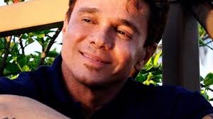 Foto: Bruna, de 15 anos, é fruto do relacionamento do cantor com a  jornalista Mariana Trindade. A menina tem acompanhado o pai no hospital