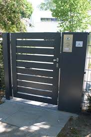 Garten Gartengestaltung Ideen Und Bilder Homify Gartentor Gartenpforte Modernes Zaun Design