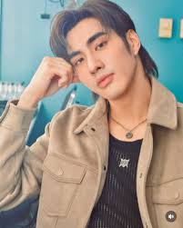 刪減部分終於上架啦，滿滿誠意啊🤭🤭🤭 不過我想看這一幕的花絮，肯定更好笑🤪🤣😂🤪🤣😂 ▶️  https://youtu.be/wusA5RZRWFo 看完我有疑問： 為什麼沒有硬廣，不科學啊🤪🤣🤪🤣  完全可以像正片劇情那樣一邊摸來摸去一邊各種示範說明#