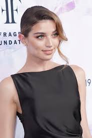 Даниэла Лопес Осорио (Daniela Lopez Osorio) на Fragrance Foundation Awards  в Нью-Йорке (05.06.2019): celebritycity — LiveJournal