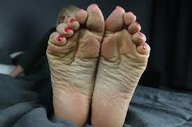 Hope you're still hungry for these soft wrinkled soles…. Twitter à¤ªà¤° â„‹ê®ŽuÑ•â„° ê®Žâ„± Ñ•ê®Žâ„'â„°Ñ• Her Mature Soles Are Outstanding