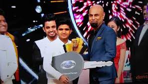 Sony Tv Indian Idol 10 Finale Haryana Boy Salman Ali Emerges Winner Received Rs 25l Cash Prize And A Datsun Go Car It is created by simon fuller.