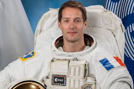 A n'en pas douter, thomas pesquet éblouira encore son jeune (et moins jeune) public lors de cette nouvelle mission qu'il continuera de faire vivre en direct à la france et à la terre entière ! Thomas Pesquet Sera Le Premier Commandant Francais De L Histoire De La Station Spatiale