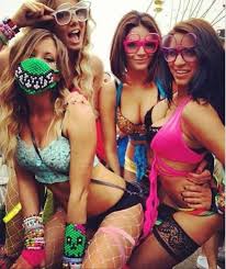 See more ideas about raver girl, rave girls, rave outfits. Pin On Festival Outfit Ideas