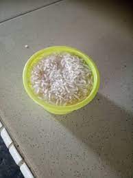 Masukkan beras pada rice cooker. Cara Cara Menyukat Beras Memasak Nasi Kukus Macam Yang Jual Di Gerai Mudah Je Rupanya