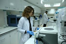 Hala geleceğin bölümü olan bölüm. Molekuler Biyoloji Ve Genetik Laboratuvari Uskudar Universitesi