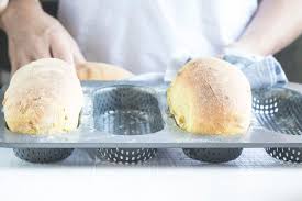 Così ho salvato la serata hamburger che avevo organizzato, posso intanto prepariamo insieme questi panini per hamburger light, una ricetta facile, salutare e. Panini Alla Curcuma E Semi Misti The Green Pantry