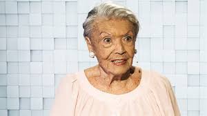 Zdenka procházková (94) odjela do vídně, aby natočila svůj poslední díl seriálu familie putz. 9urb Yvptincem