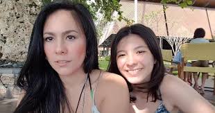 8 Foto Jadul Wulan Guritno dan Shalom Razade