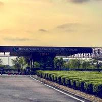 It boasts 100,000 square feet of film stages, 24,000 square feet of tv studios, offices, workshops, backlots and postproduction. Pinewood Iskandar Malaysia Studios 5 Tips