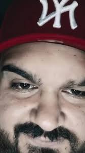 Usa i social media per guadagni anonimi