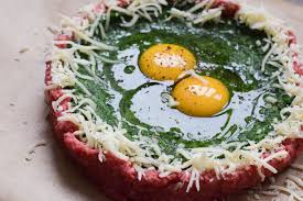 Das Beliebte Low Carb Hacknest Mit Rahmspinat Und Spiegelei Rezept Kohlenhydratarme Rezepte Essen Ohne Kohlenhydrate Rezepte Low Carb Rezepte Abendessen