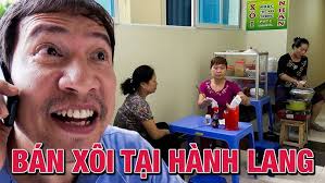 CẤM VỈA HÈ gia đình này chuyển sang BÁN XÔI Ở HÀNH LANG chung cư