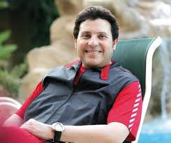 هل تعلم عن هاني شاكر. Ù‡Ø§Ù†ÙŠ Ø´Ø§ÙƒØ± ÙŠØºÙ†ÙŠ Ù…Ø¹ Ø³Ø¹Ø¯ Ø§Ù„ØµØºÙŠØ± ÙˆØ¨ÙˆØ³ÙŠ ÙˆÙŠØ±Ø¯ Ø¹Ù„Ù‰ Ø§Ù„Ø§Ù†ØªÙ‚Ø§Ø¯Ø§Øª Ù„ÙŠØ³ Ø¹ÙŠØ¨Ø§ Ø¯Ù†ÙŠØ§ Ø§Ù„ÙˆØ·Ù†