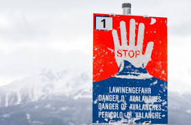 Diese hochwertigen schneeüberlagerungen sind großartig und ich habe einen hintergrund enthalten oder sie können ihren eigenen verwenden. Lawinengefahr Fur Skifahrer So Entstehen Die Weissen Riesen Wissen Stuttgarter Zeitung