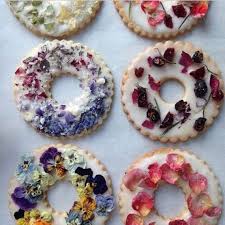 Edible dried flowers for drinks. 400 Real Tiny Edible Flowers Bright Color Collection Edible Flowers Salads Organic Drink Toppers Cupcake Toppers Cake Decorations Edible Flowers Recipes Lavender Shortbread Flower Food
