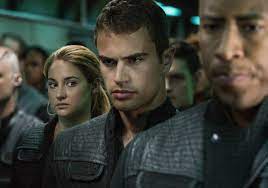 За стеной | the divergent series: New Look At Shailene Woodley And Theo James In Divergent