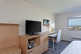 Book your next meeting or event with us by august 31, 2021, to receive some great perks! Holiday Inn Los Angeles Lax Airport In Los Angeles From 106 Trabber Hotels