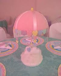 Si algo puedes ofrecer a tus visitas es algo bueno de leer, solo que además debe combinar con el color de tus muebles y cojines. 79 Ideas De Lluvia De Amor Lluvia Nubes Y Arcoiris Fiesta De Nube