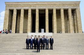 30 general/amiral kadrosuzluk nedeniyle emekliye sevk edildi. Yuksek Askeri Sura Yas Terfi Atama Kararlari Listesi Aciklandi Iste Isim Isim Yas Terfi Listesi Galeri Takvim