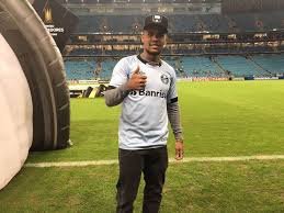 Maybe you would like to learn more about one of these? Douglas Costa Responde Torcedor Do Gremio Que Mandou Aprender Com Taison Sobre Retornar Ao Brasil