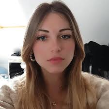 Leanna Charles's Instagram, Twitter & Facebook