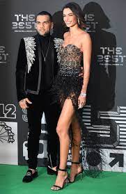Dani alves & joana sanz. The Best Fifa 2018 Dani Alves Y Joana Sanz En La Alfombra Verde De La Marca Com