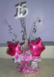 Pastel para 15 años sencillos. Decoracion De 15 Anos 101 Ideas Para Organizar Tu Fiesta Mesa De 15 Anos Centros De Mesa Quinceanos Globos