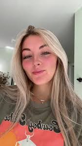 Heather Kohan's Instagram, Twitter & Facebook